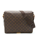 louis-vuitton-messenger-crossbody-bag-monogram-canvas-ghw