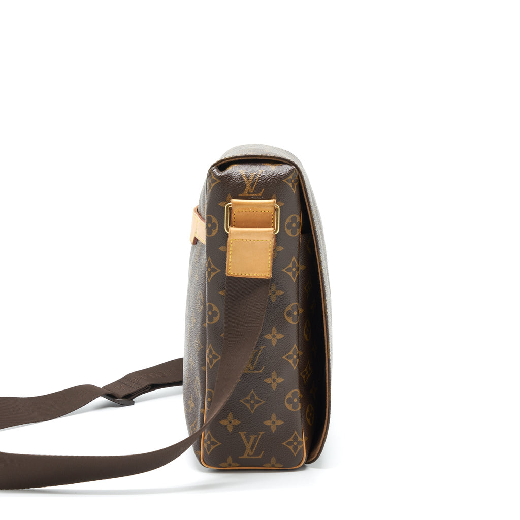 louis-vuitton-messenger-crossbody-bag-monogram-canvas-ghw
