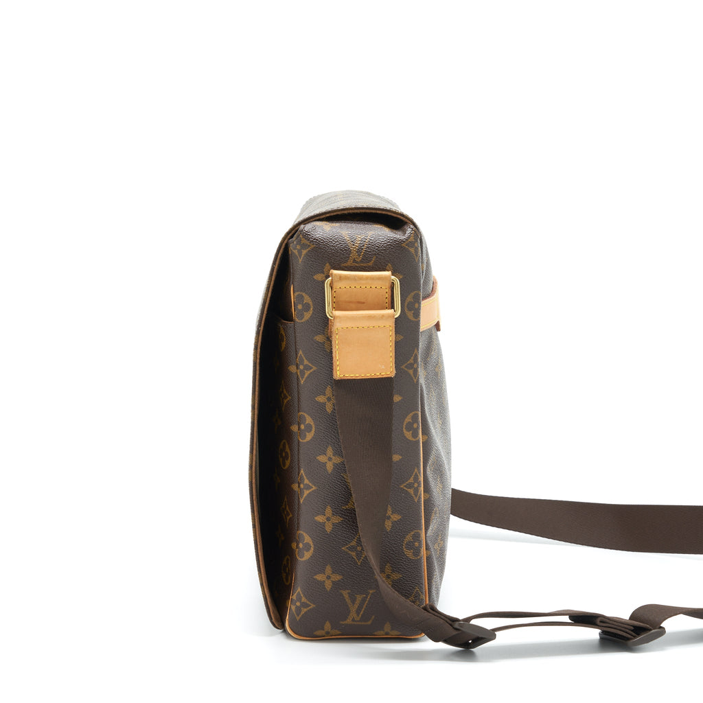 louis-vuitton-messenger-crossbody-bag-monogram-canvas-ghw