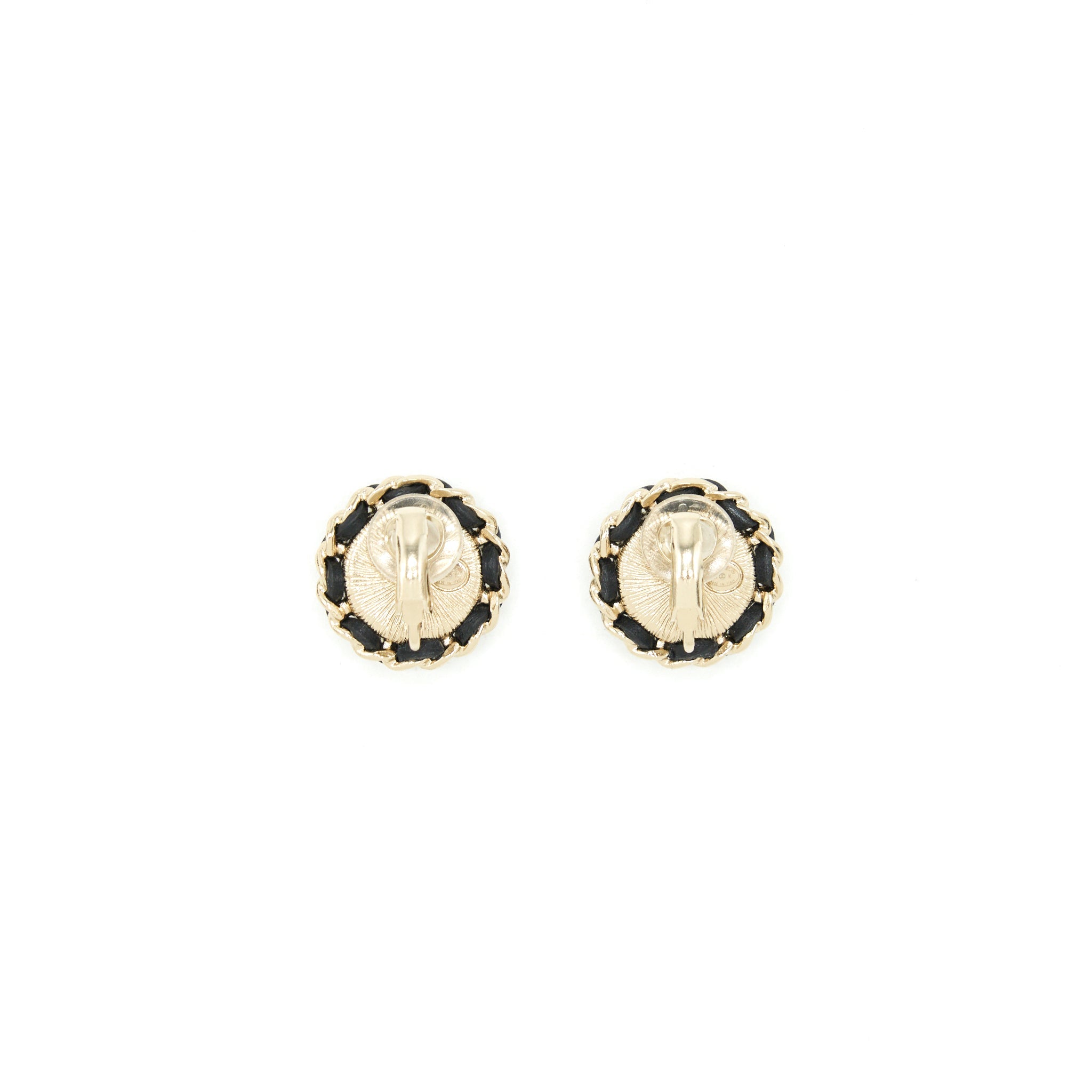 chanel-22p-round-ear-clip-lghw