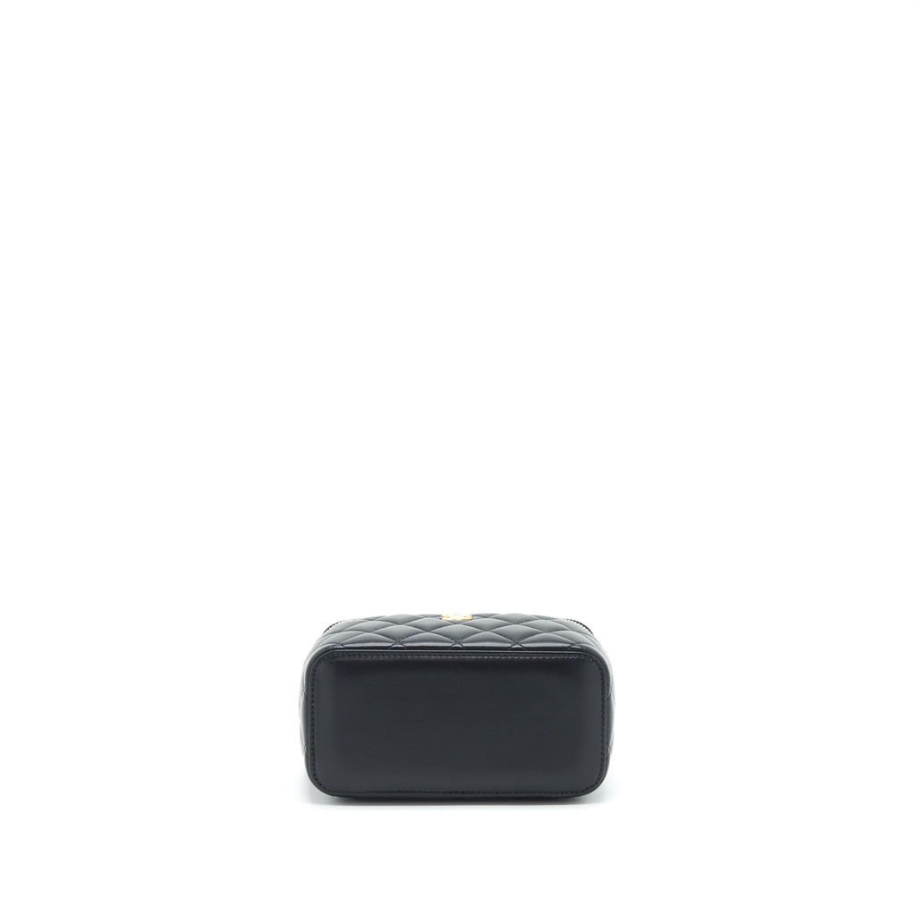 chanel-22s-pearl-crush-long-vanity-with-chain-lambskin-black-ghw