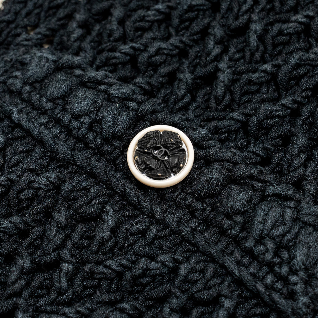 chanel-size-38-22c-black-and-white-knitted-cardigan