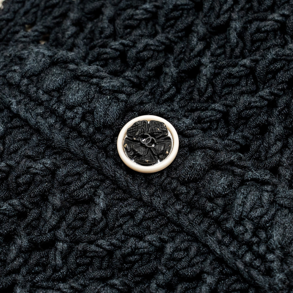 chanel-size-38-22c-black-and-white-knitted-cardigan