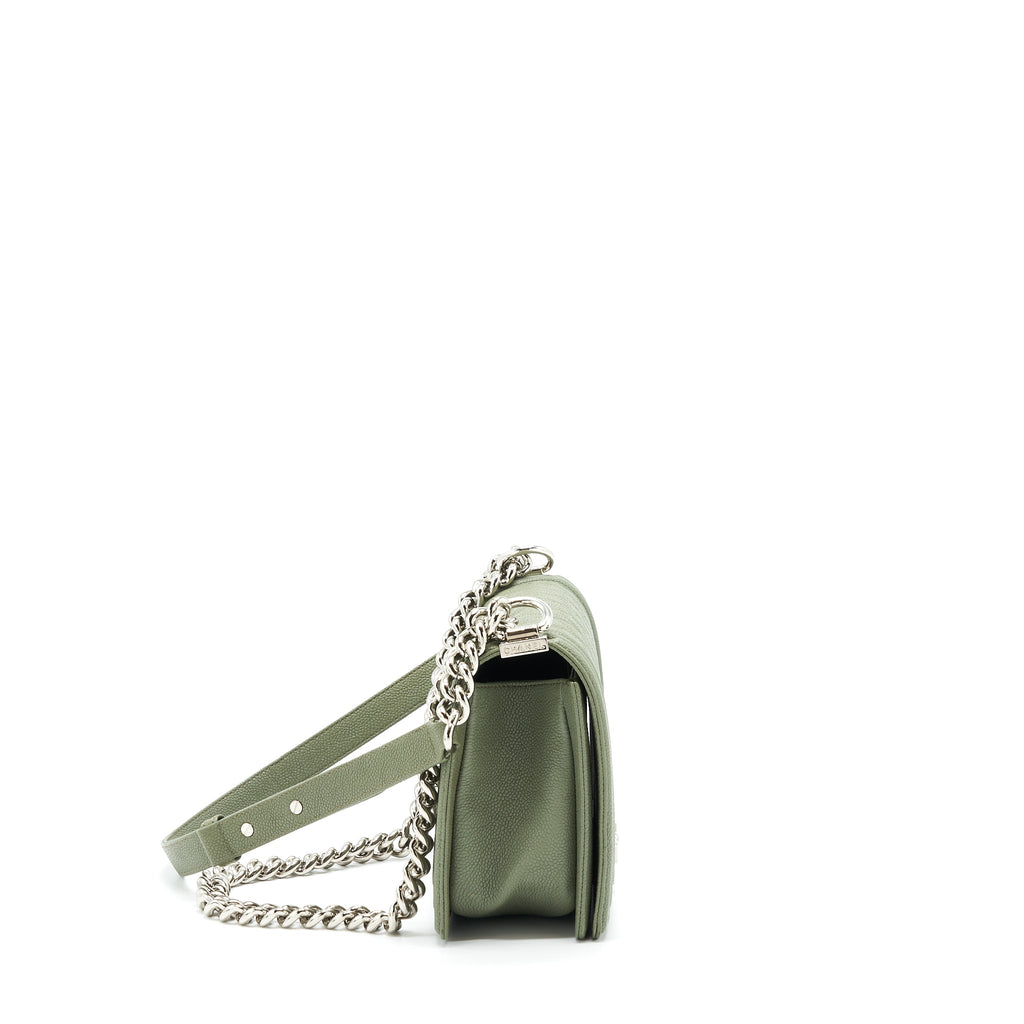 chanel-medium-boy-bag-caviar-light-green-lghw