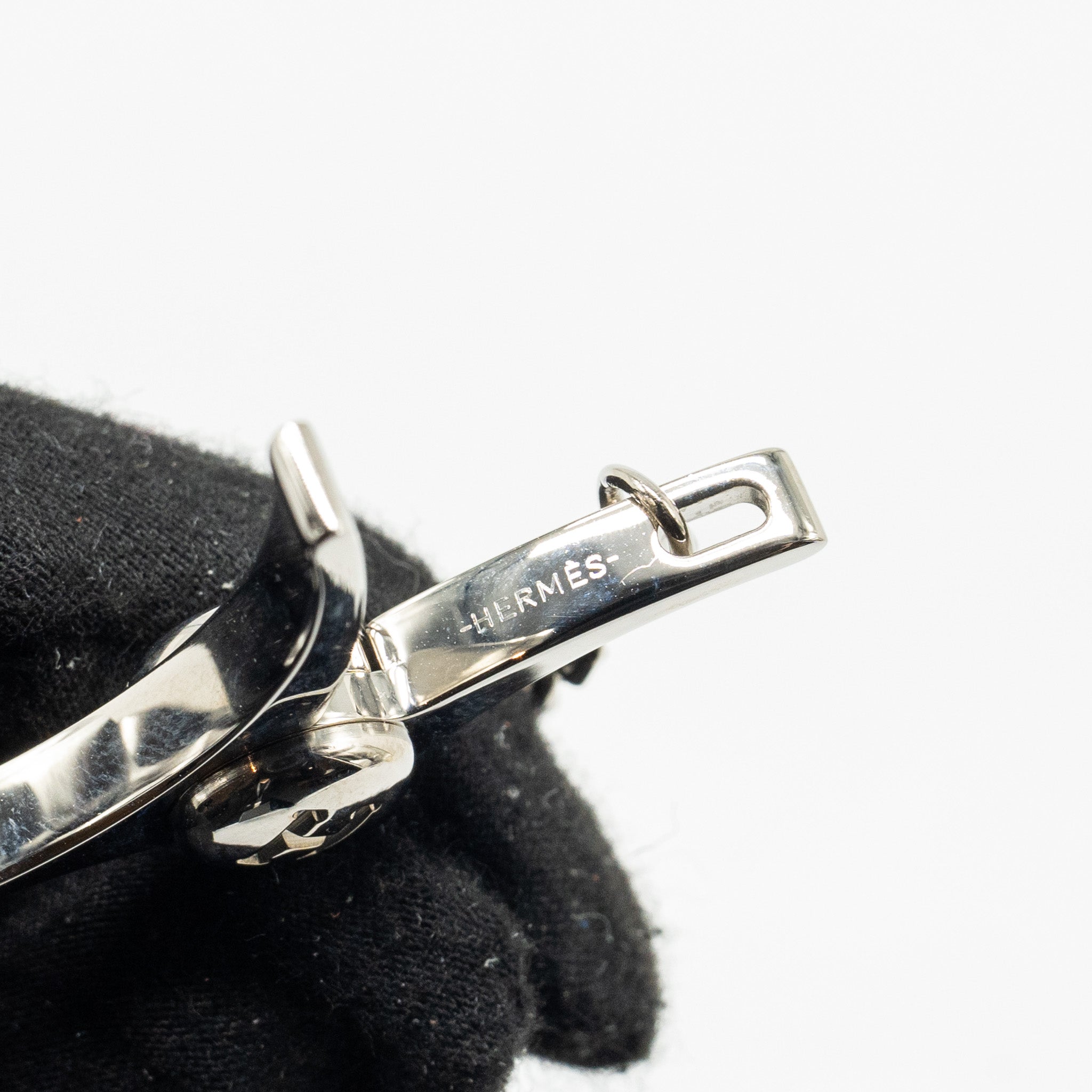hermes-filou-glove-clip-silver-tone-2