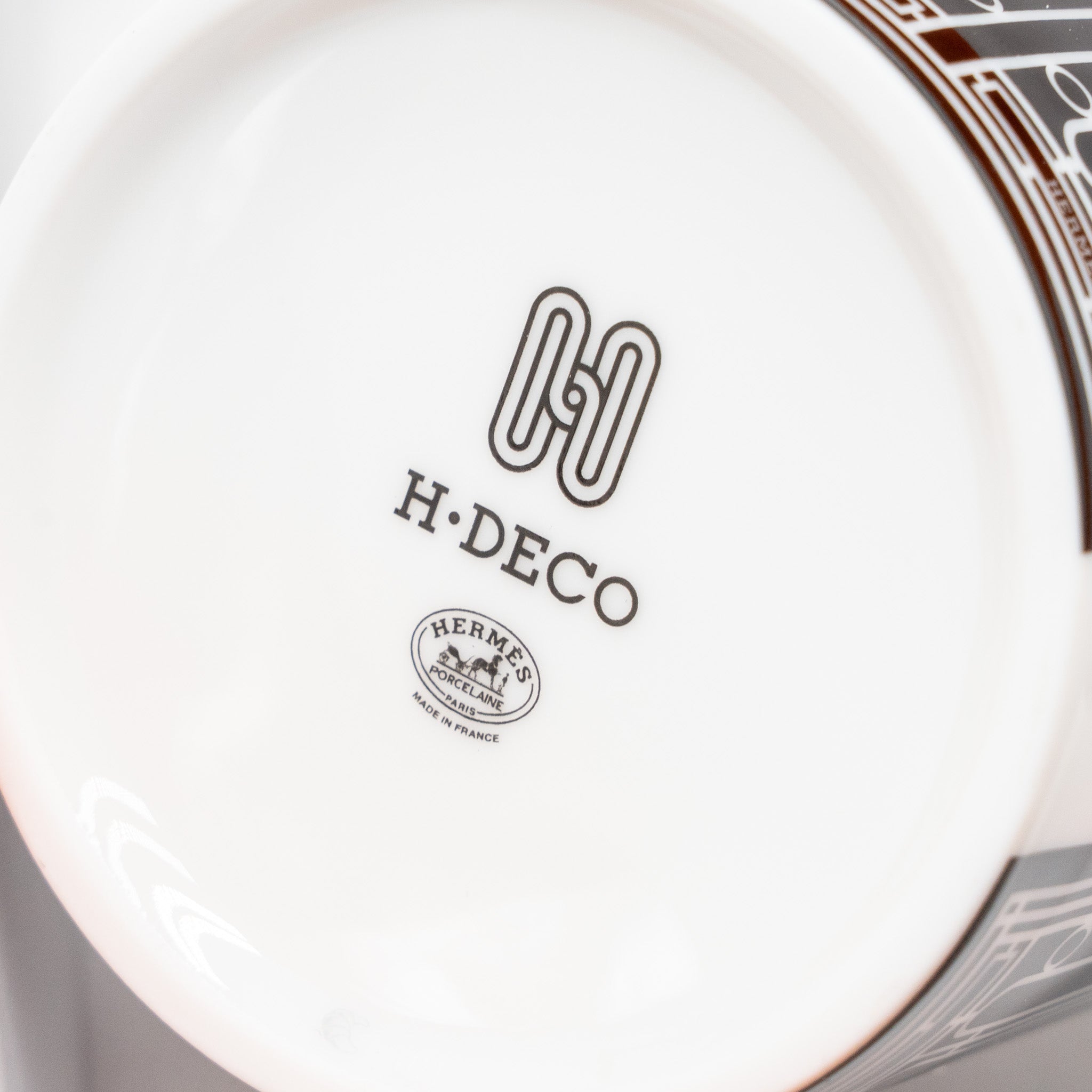 hermes-h-deco-mug-black-sell-in-a-set