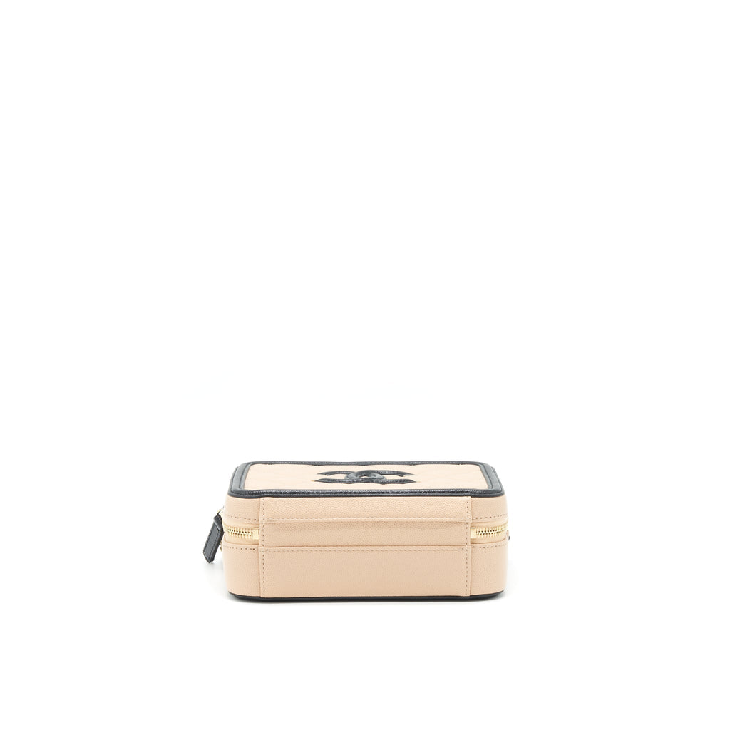 chanel-vanity-filigree-caviar-beige-black-lghw