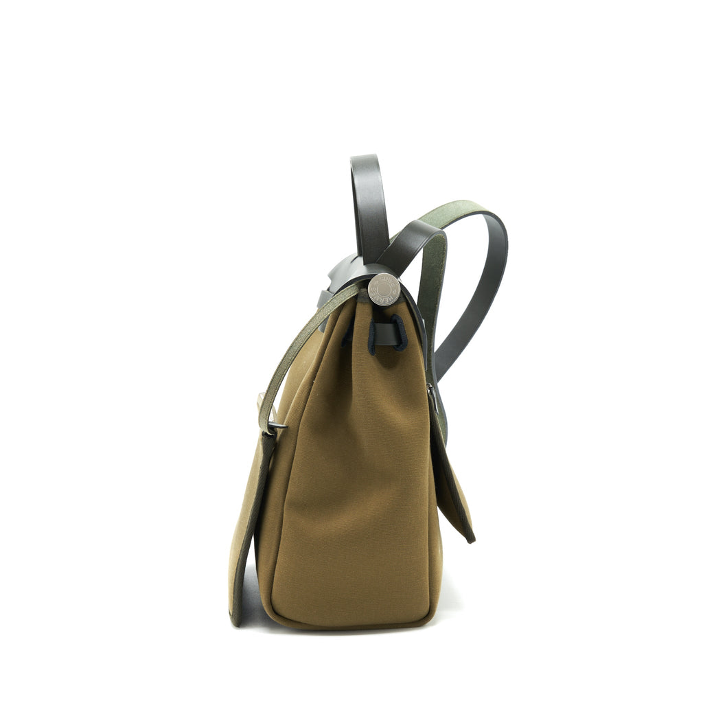 hermes-herbag-31-retourne-toilet-officer-vert-olive-kaki-shw