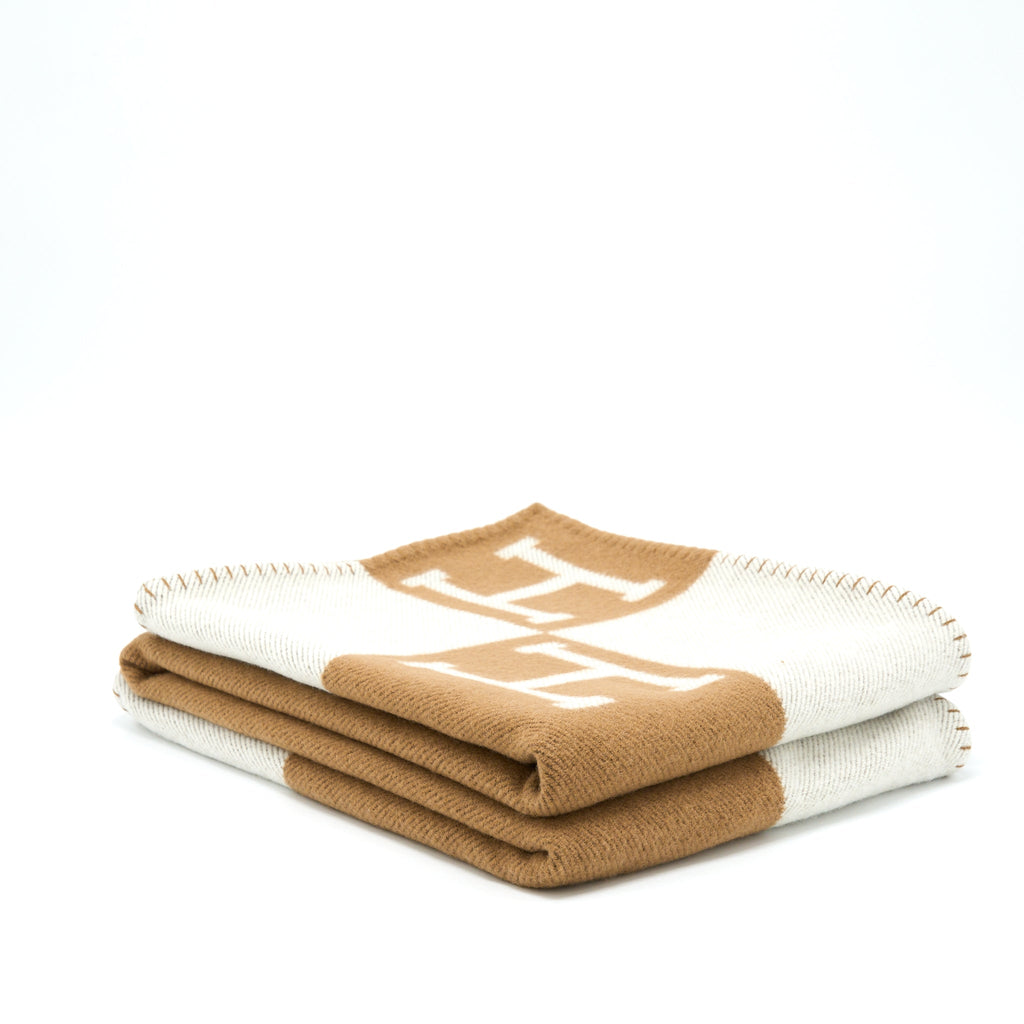 hermes-avalon-throw-blanket-camel-8