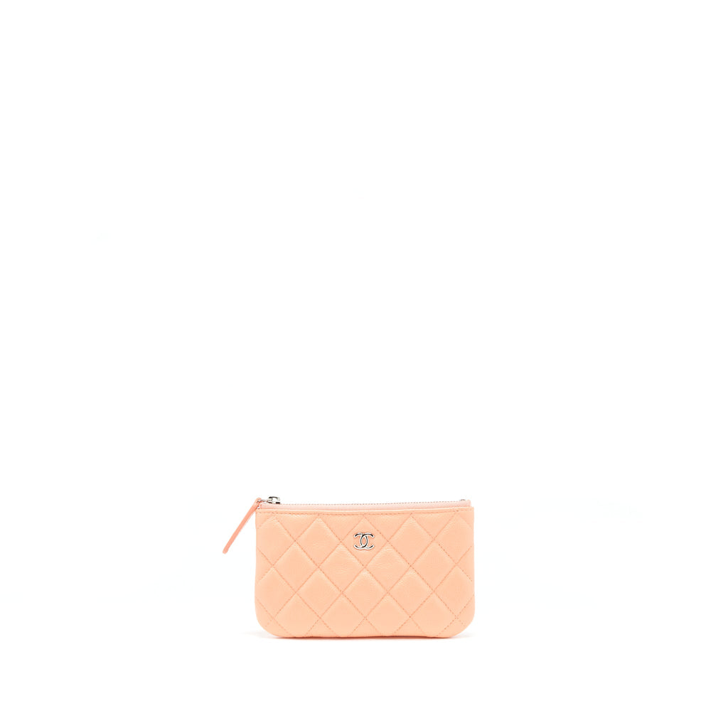 chanel-mini-ocase-zip-pouch-in-coral-caviar