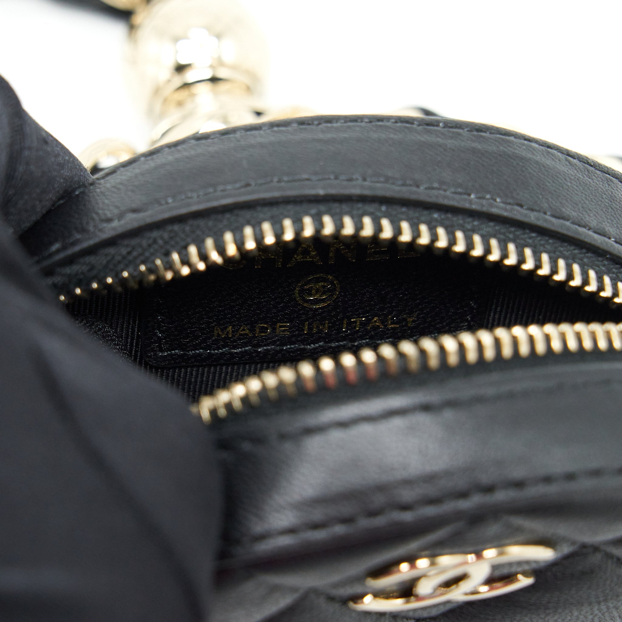 chanel-round-clutch-with-chain-lambskin-black-lghw-1