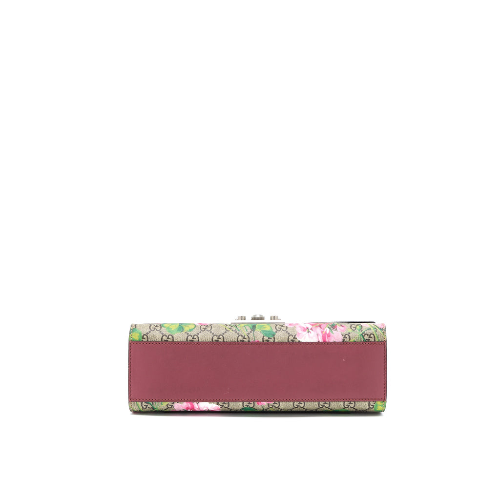 gucci-padlock-shoulder-flower-printed-gg-supreme-ruthenium-hardware