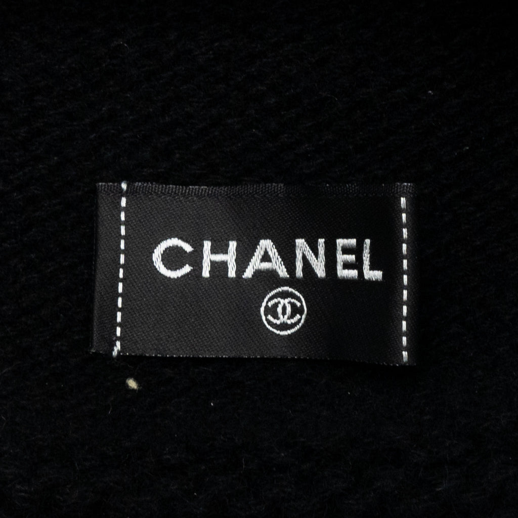 chanel-23a-cashmere-beanie-hat-black-white