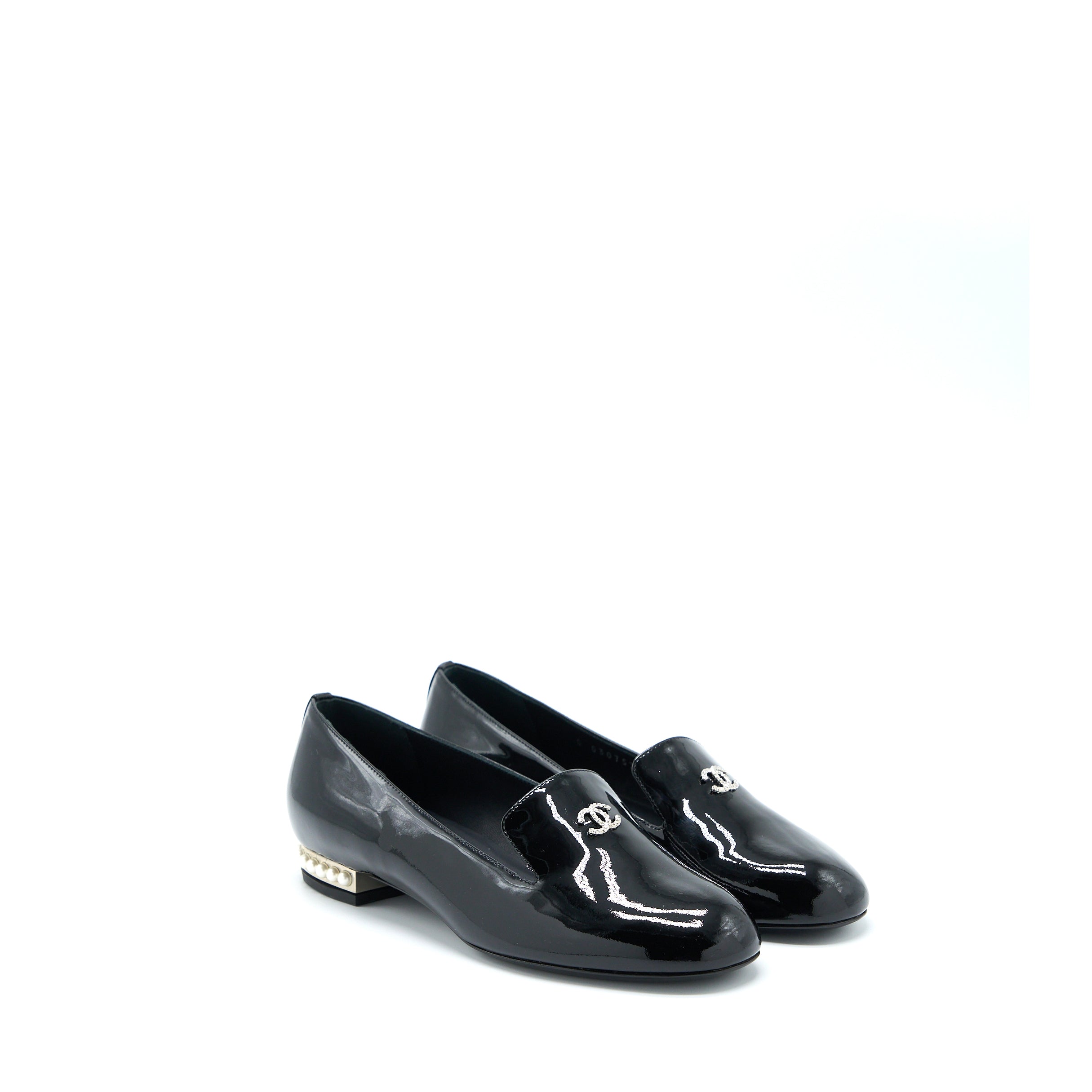 chanel-size-35-5-loafer-with-pearl-patent-black