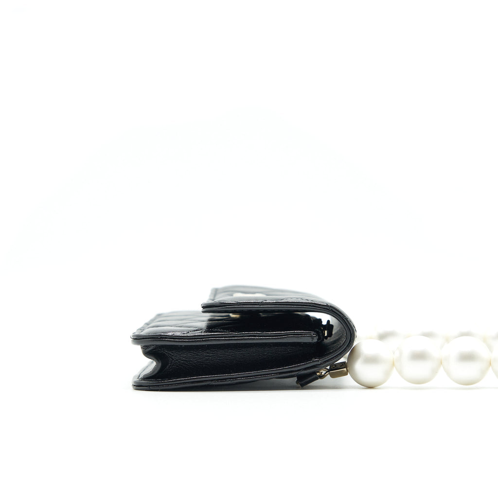 chanel-giant-pearl-clutch-with-chain-calfskin-black-lghw
