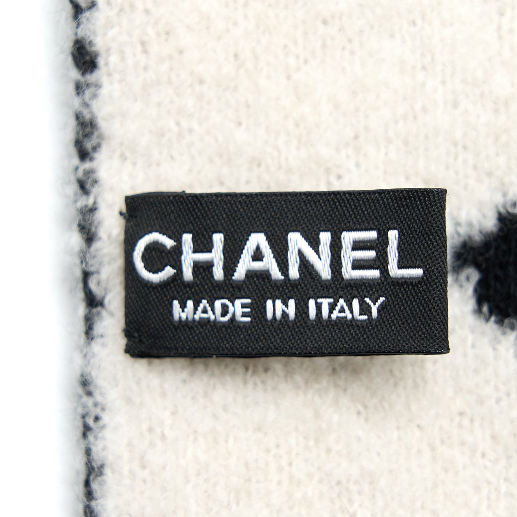 copy-of-chanel-double-side-letter-cc-scarf-wool-cashmere-black-white