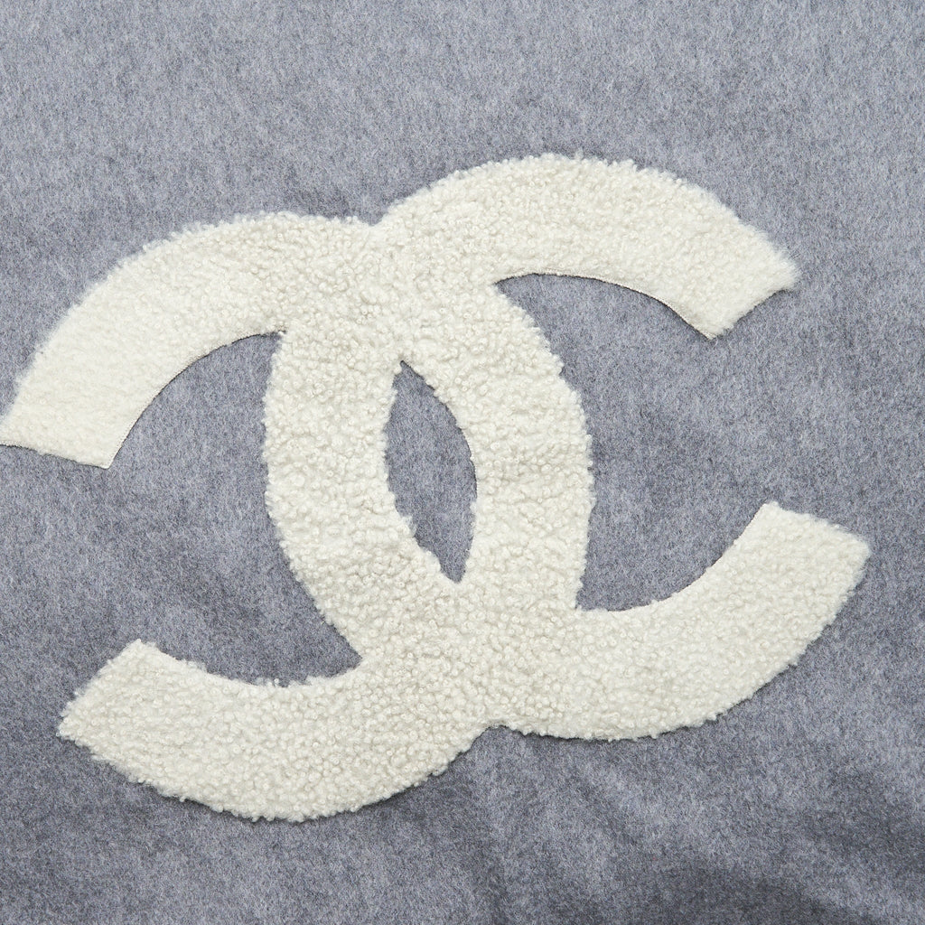 copy-of-chanel-cc-logo-letter-scarf-shawl-cashmere-grey-white