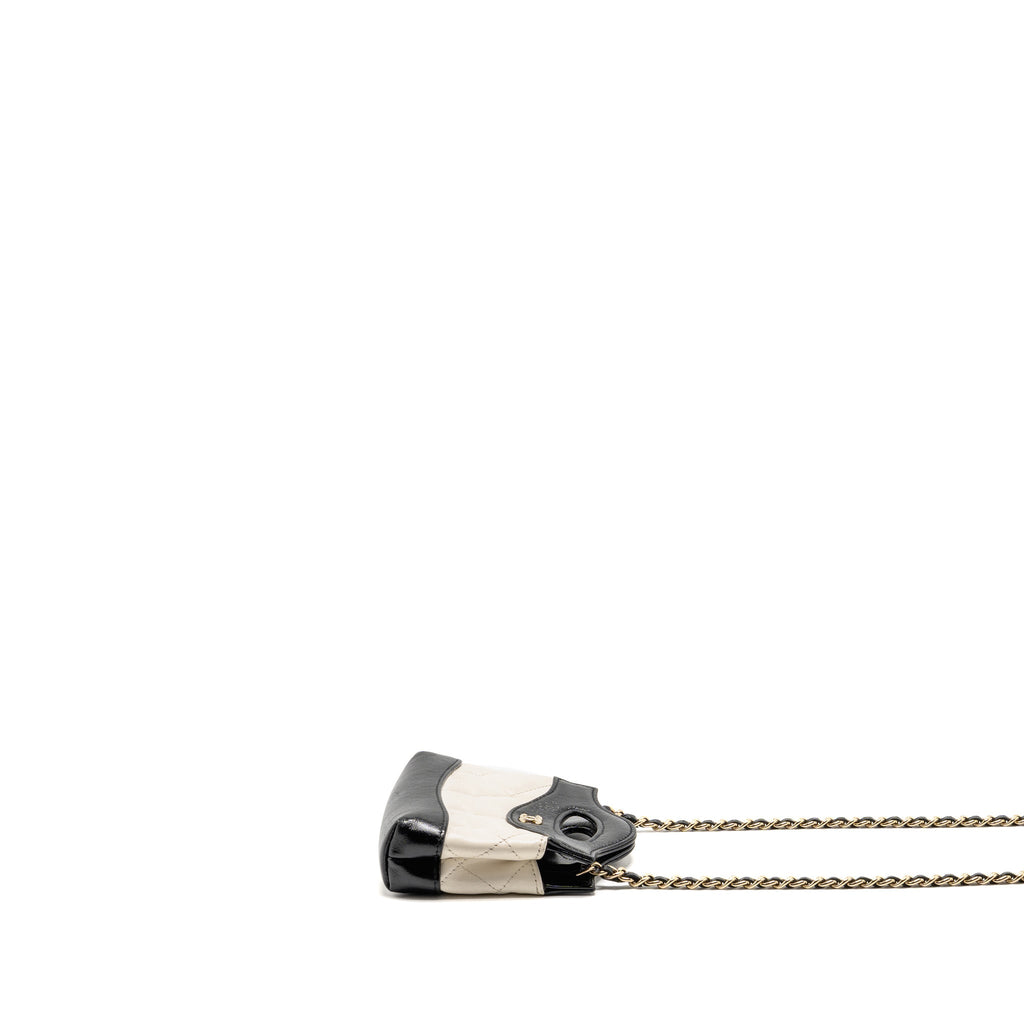 chanel-nano-31-clutch-with-chain-shiny-lambskin-white-black-lghw-microchip
