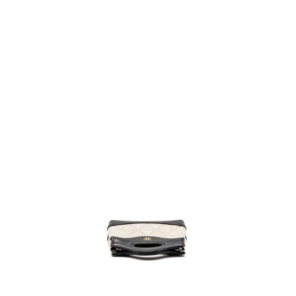 chanel-nano-31-clutch-with-chain-shiny-lambskin-white-black-lghw-microchip