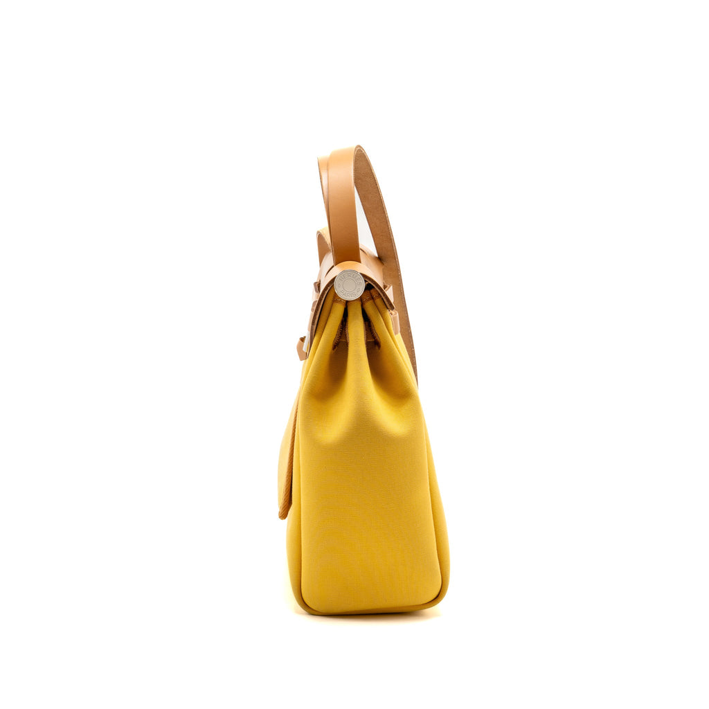 hermes-herbag-31-zip-bag-canvas-hunter-leather-soleil-naturel-sable-shw-stamp-b