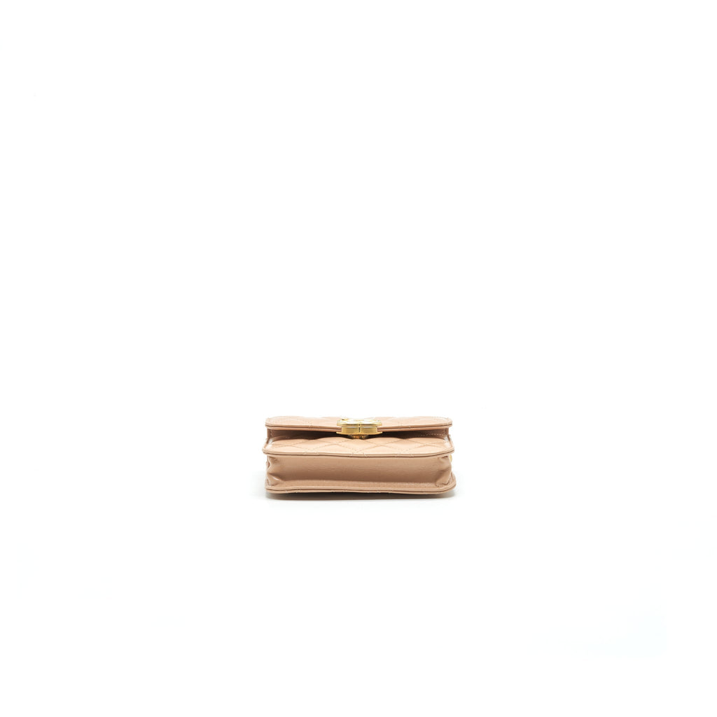 chanel-21a-flap-coin-purse-with-chain-beige