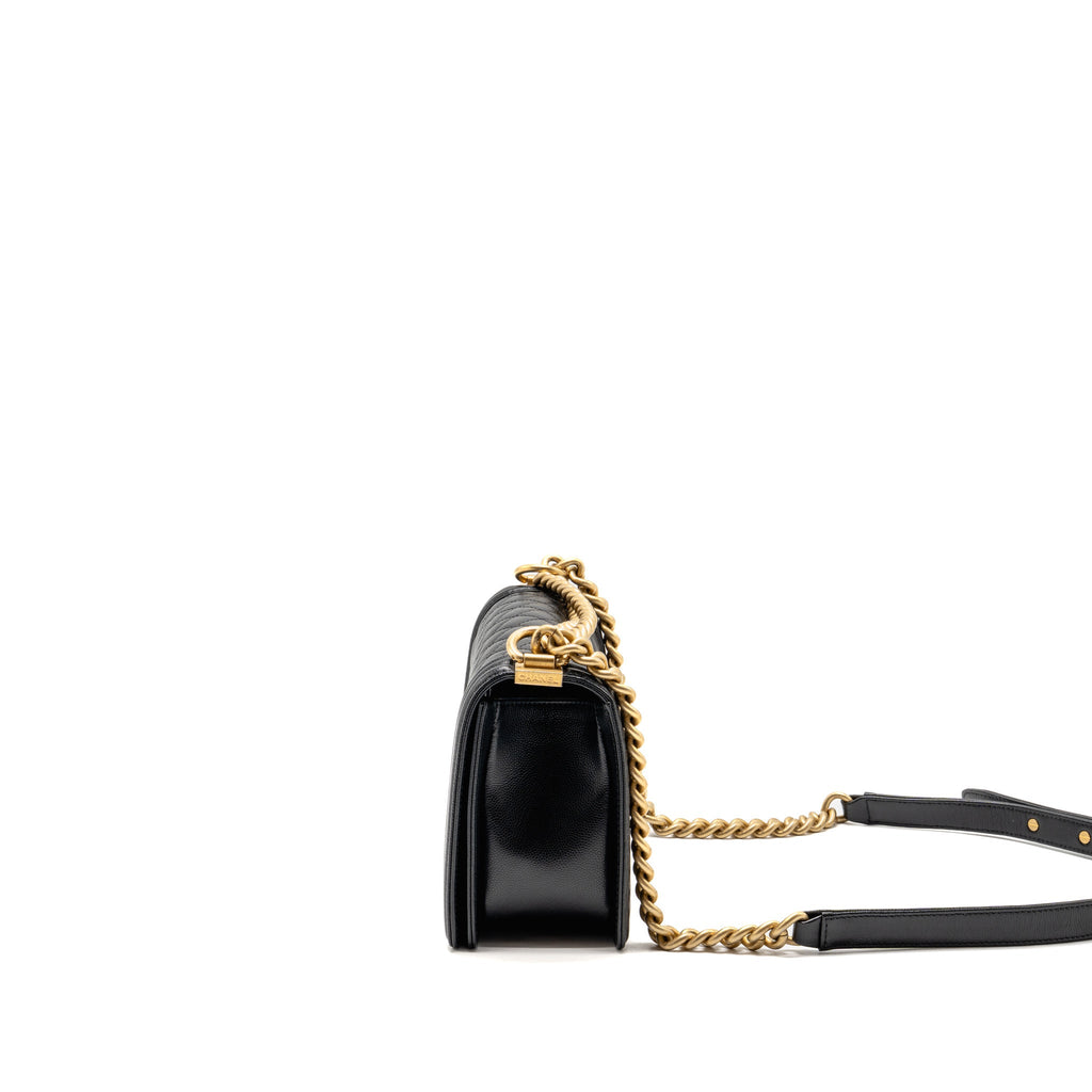 chanel-medium-boy-bag-caviar-black-ghw-1