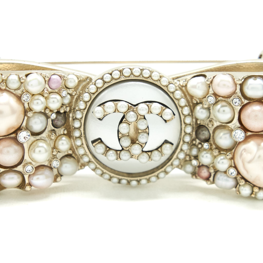 chanel-21v-pearly-bow-brooch
