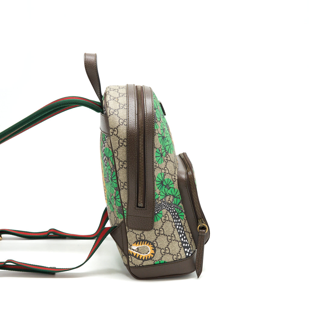 gucci-tiger-print-gg-supreme-backpack