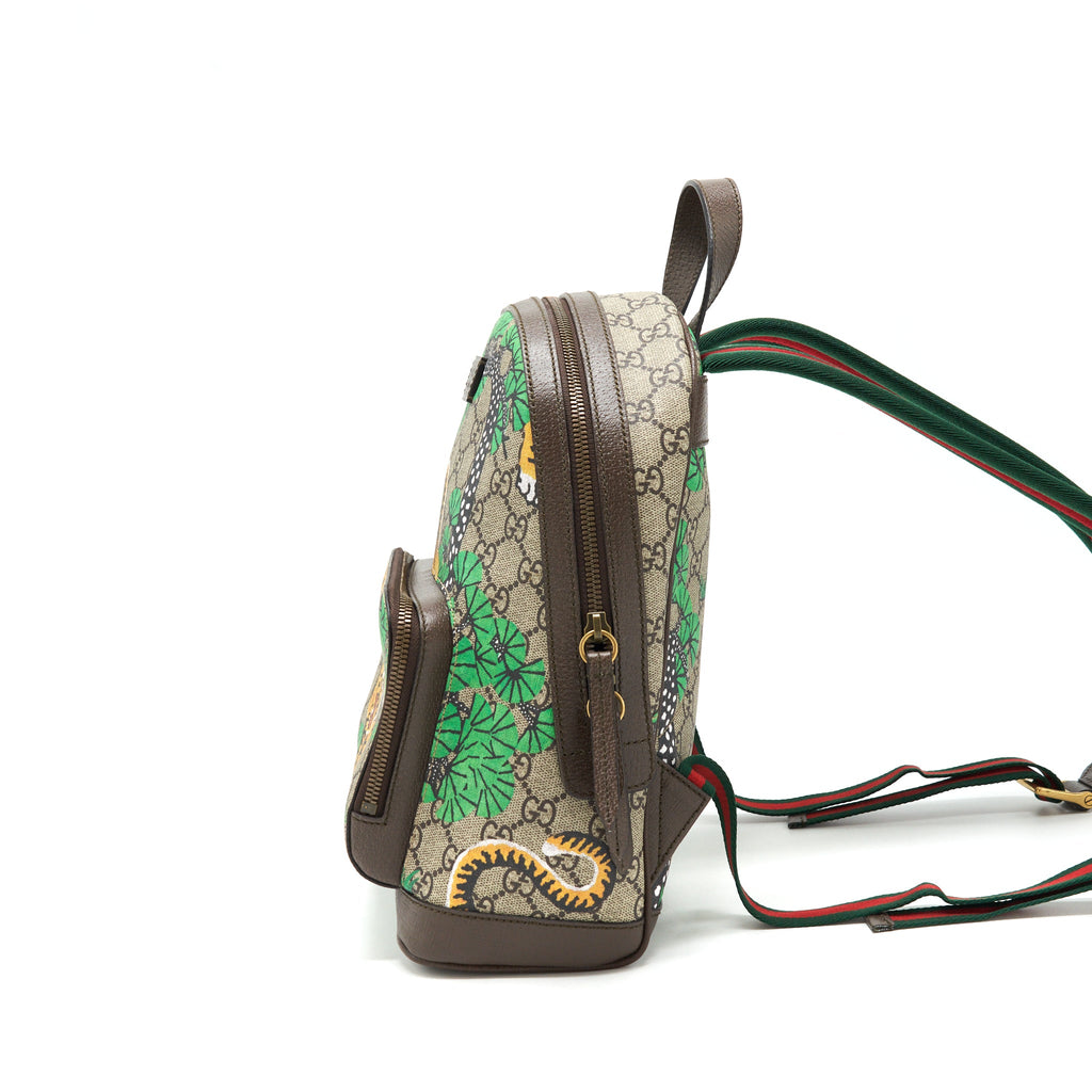 gucci-tiger-print-gg-supreme-backpack
