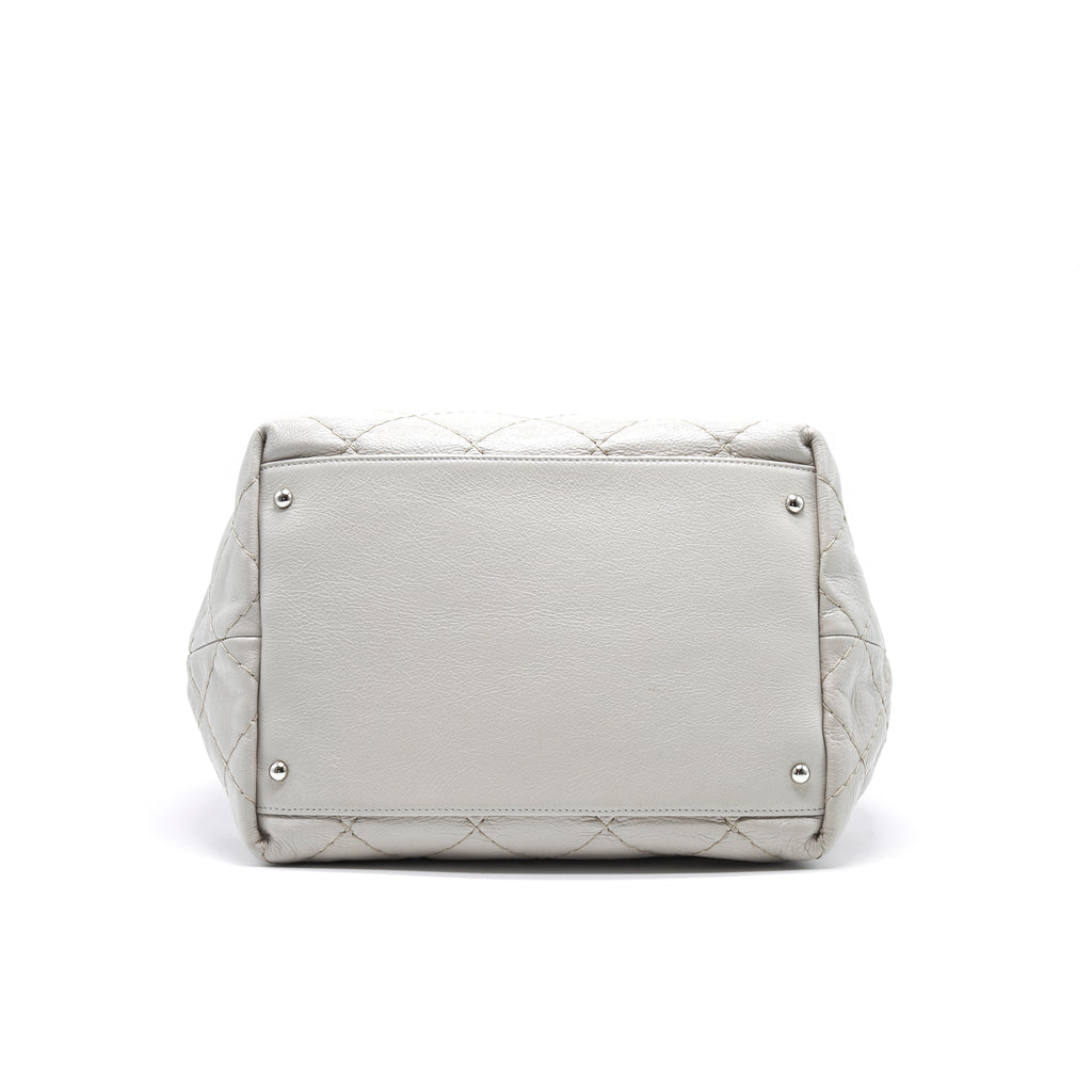 chanel-caviar-bucket-tote-bag-grey-shw-serial15