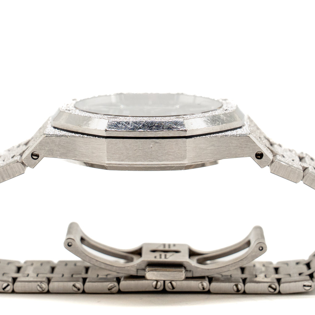 audemars-piguet-royal-oak-37mm-frosted-white-gold-black-dial-model-15454bc-gg-1259bc-03