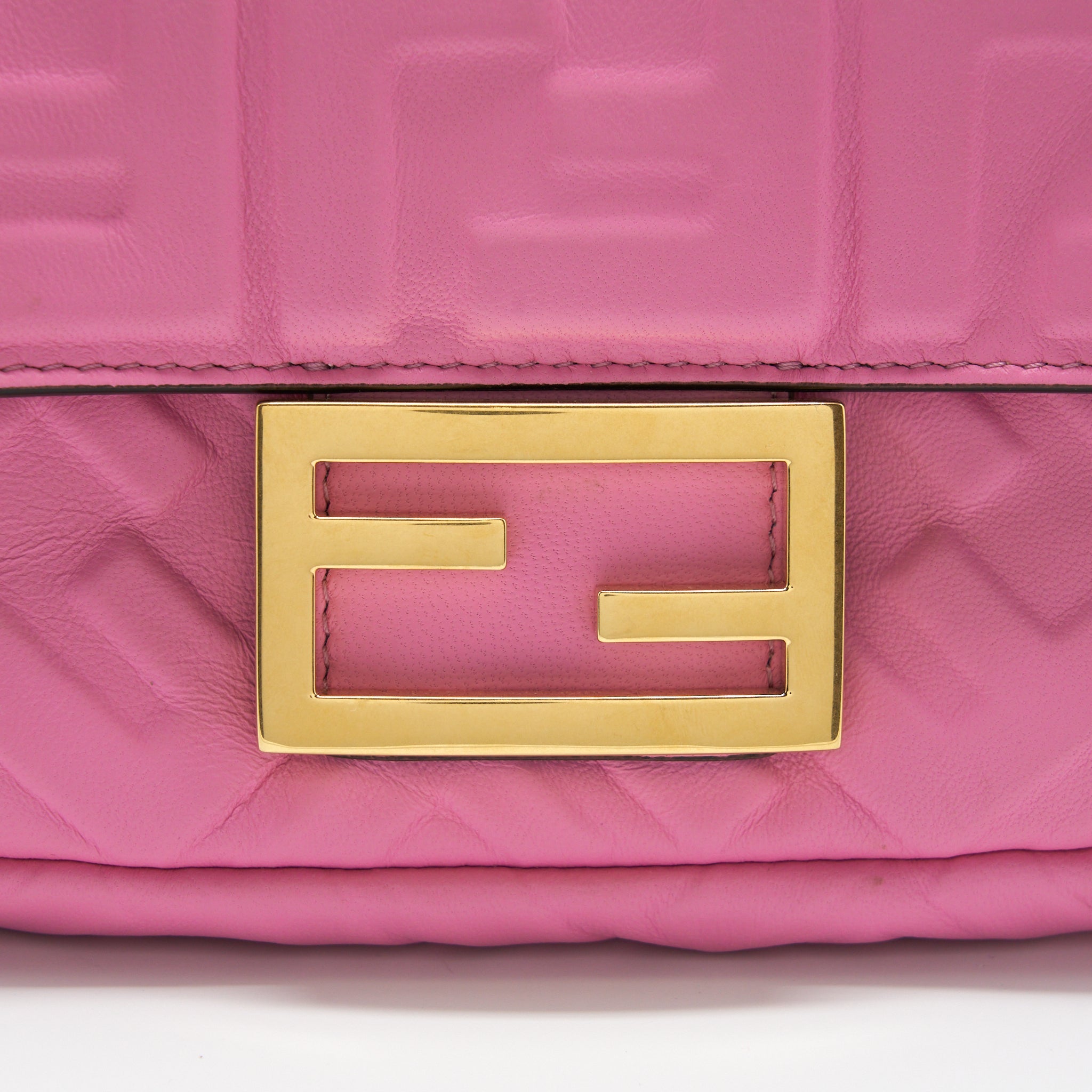 fendi-mini-baguette-lambskin-pink-ghw