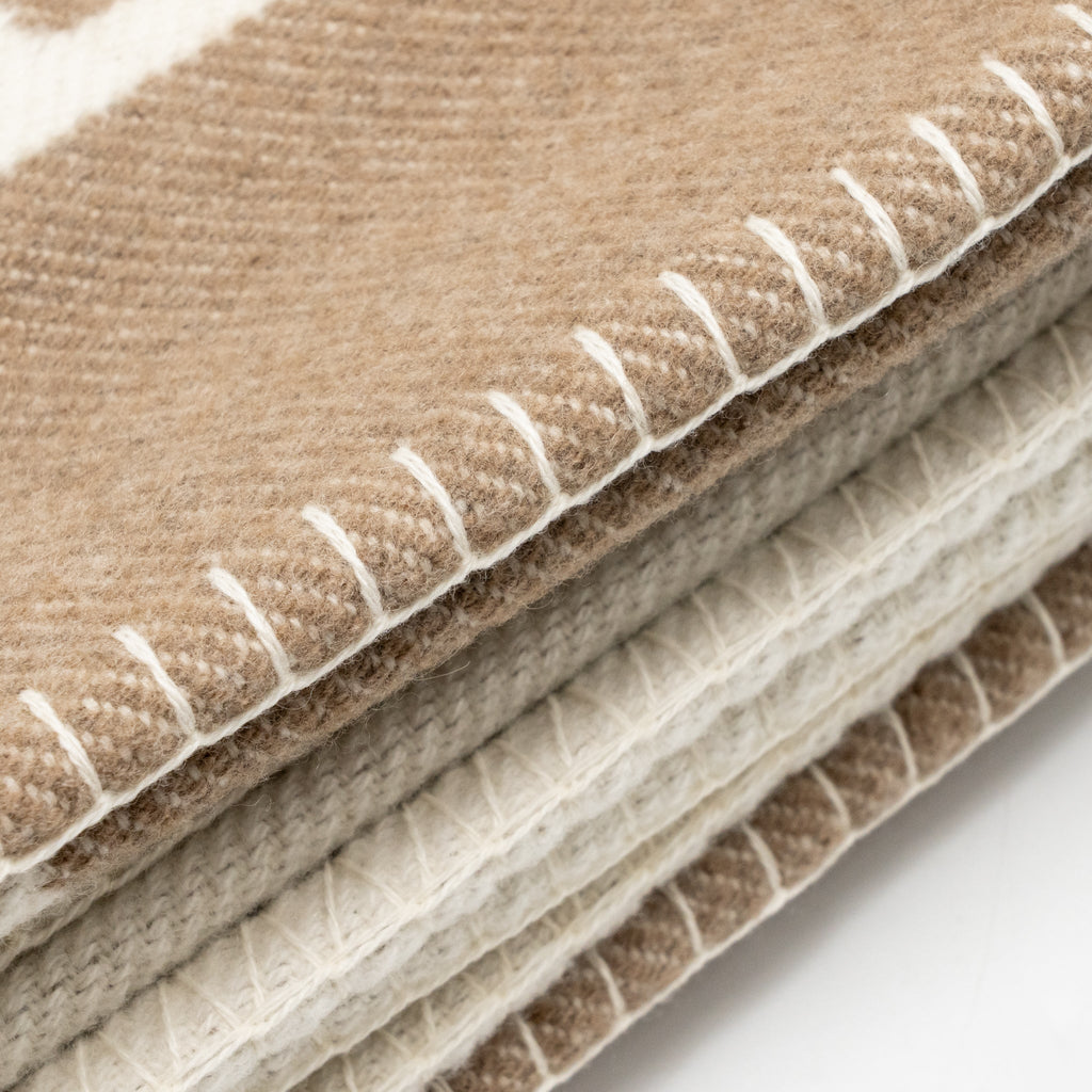 hermes-avalon-baby-blanket-merinos-wool-cashmere-noisette-moyen-blanc