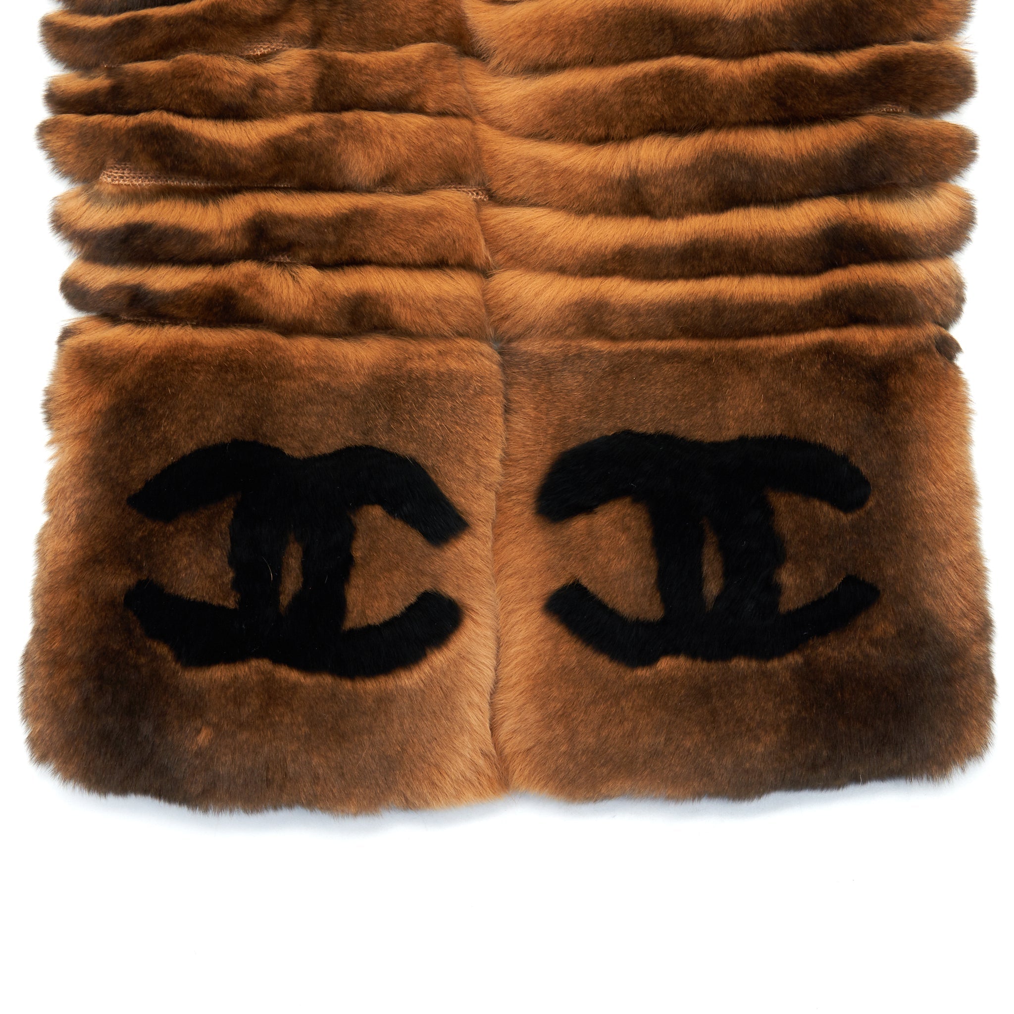 chanel-cc-logo-fur-scarf-brown
