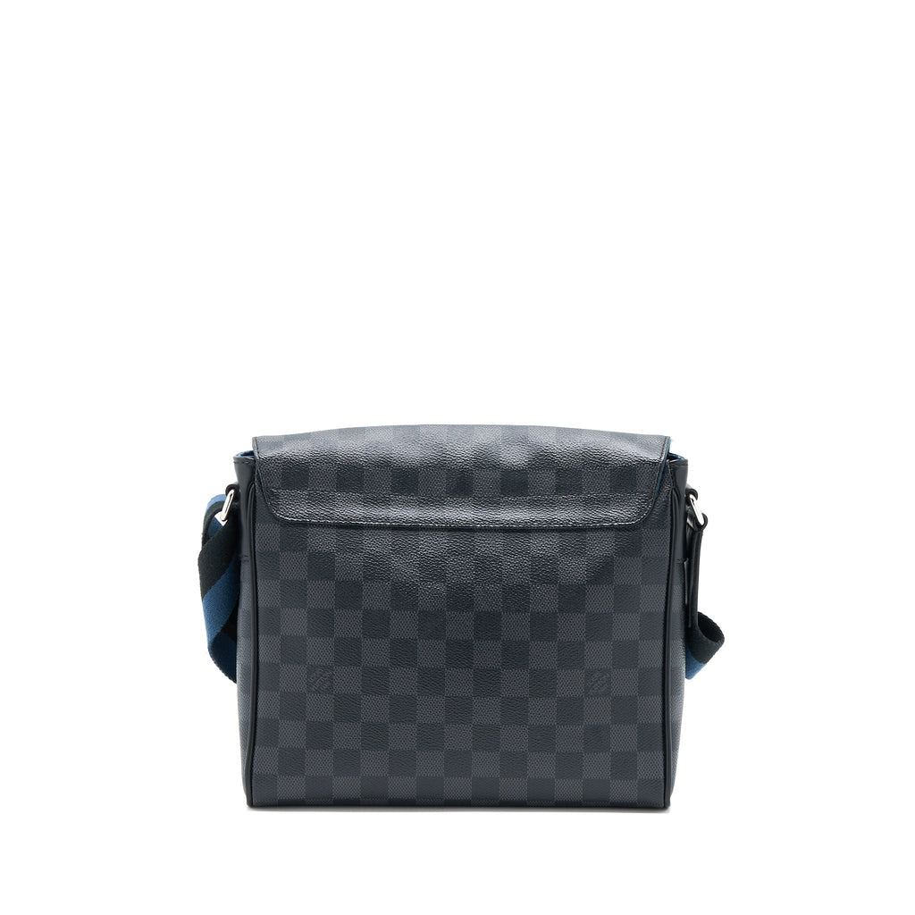 louis-vuitton-messenger-bag-damier-graphite-shw