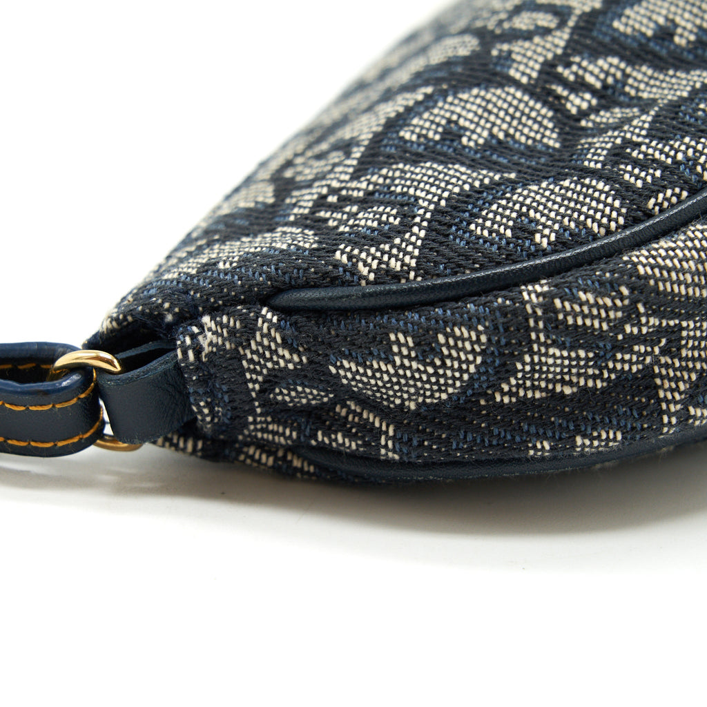 dior-vintage-saddle-pochette-year-2003