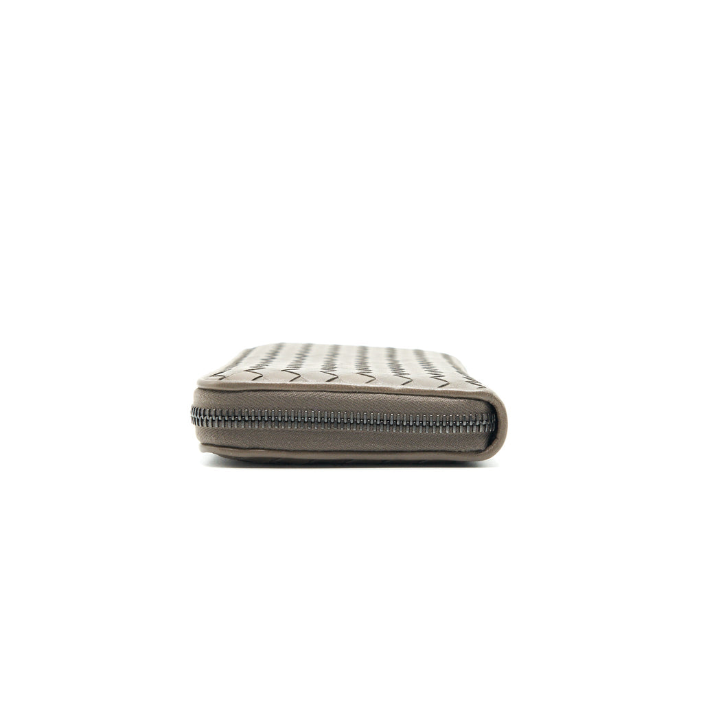 bottega-veneta-zipper-wallet