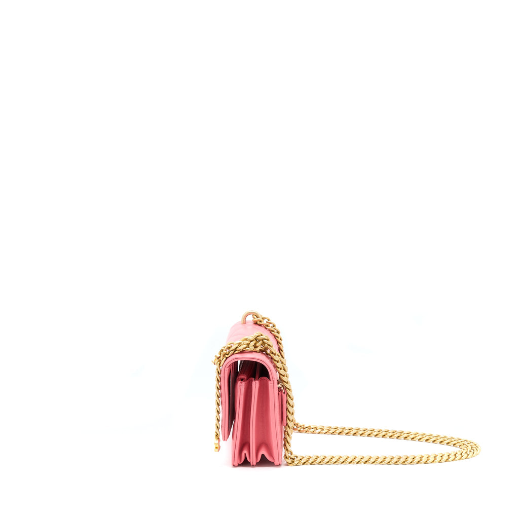 chanel-22p-seasonal-mini-square-wallet-on-chain-lambskin-pink-ghw