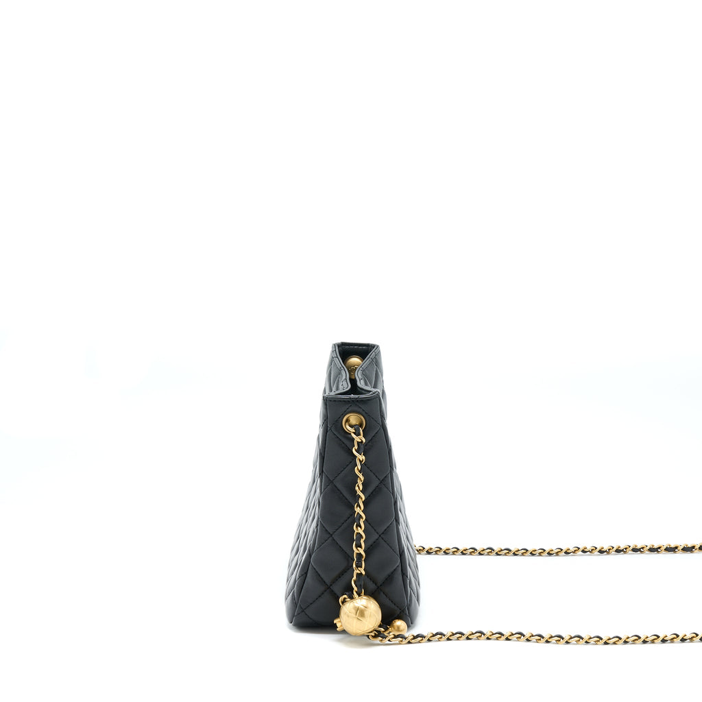 chanel-22b-pearl-crush-hobo-bag-lambskin-black-with-ghw-microchip