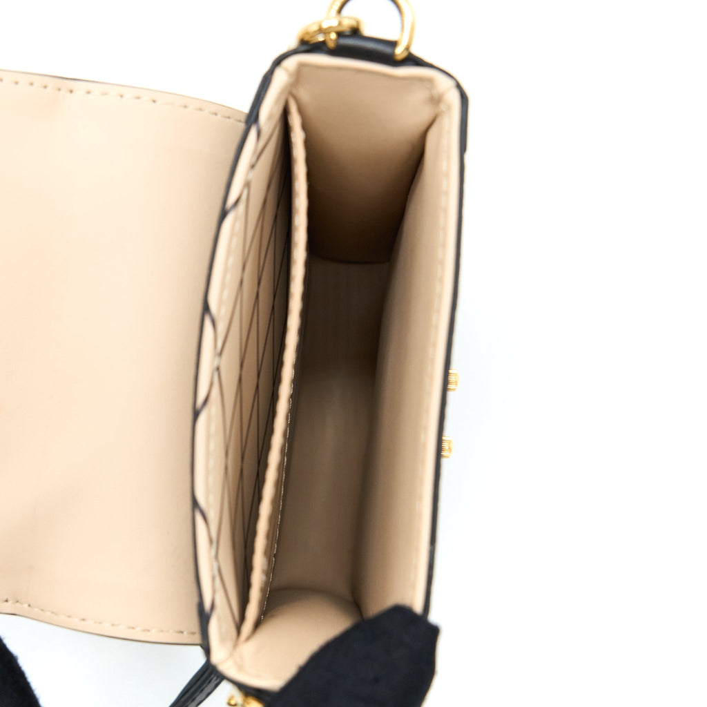 louis-vuitton-vertical-trunk-pochette-monogram-canvas-ghw