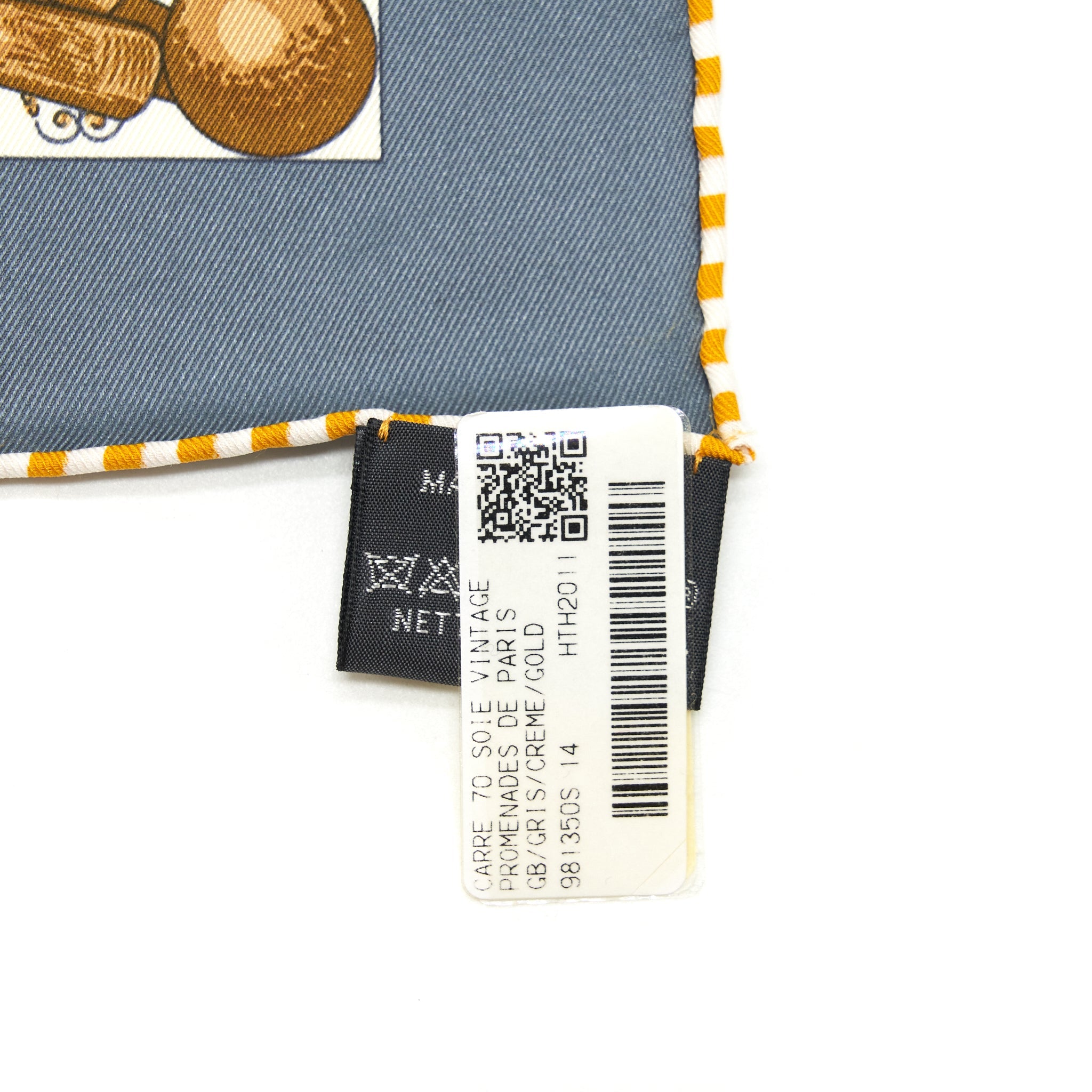 hermes-70cm-silk-scarf-le-palais-royal