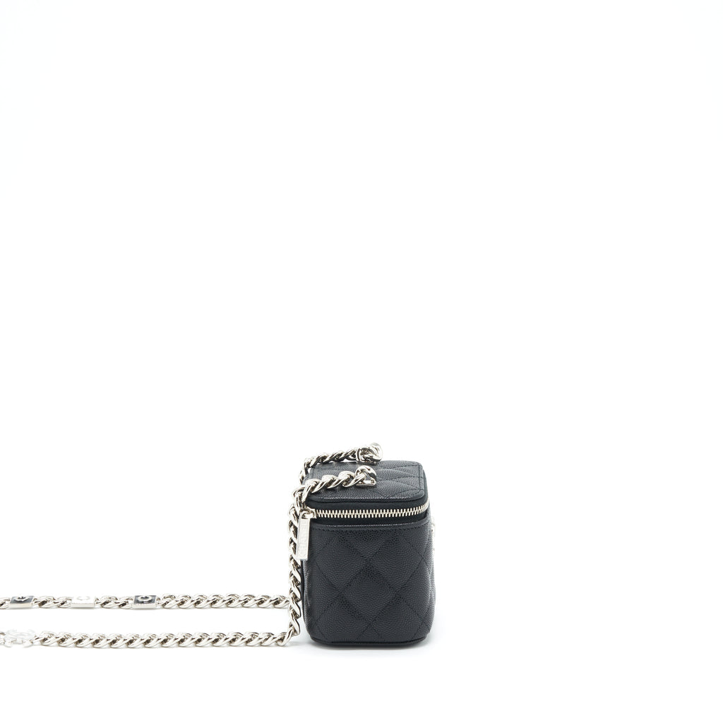 chanel-22s-mini-vanity-with-giant-chain-caviar-black-with-shw
