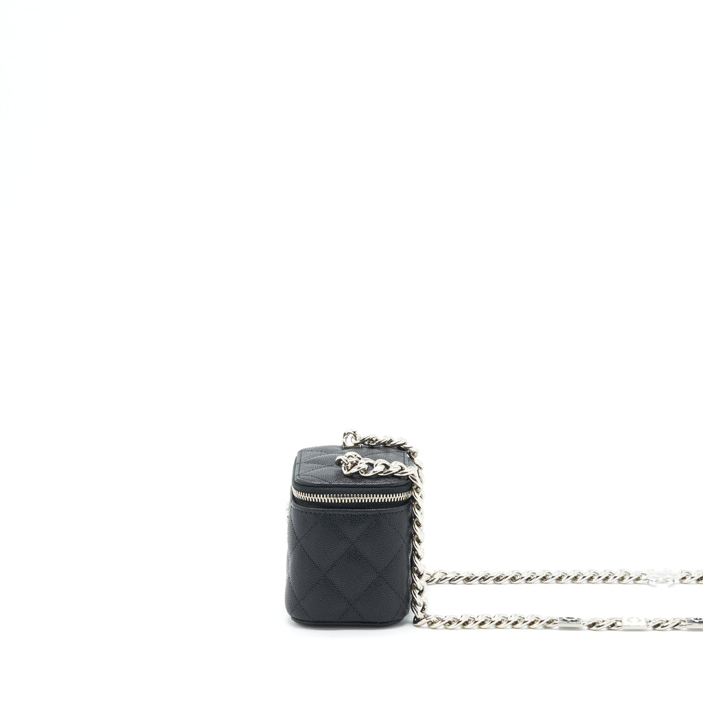 chanel-22s-mini-vanity-with-giant-chain-caviar-black-with-shw