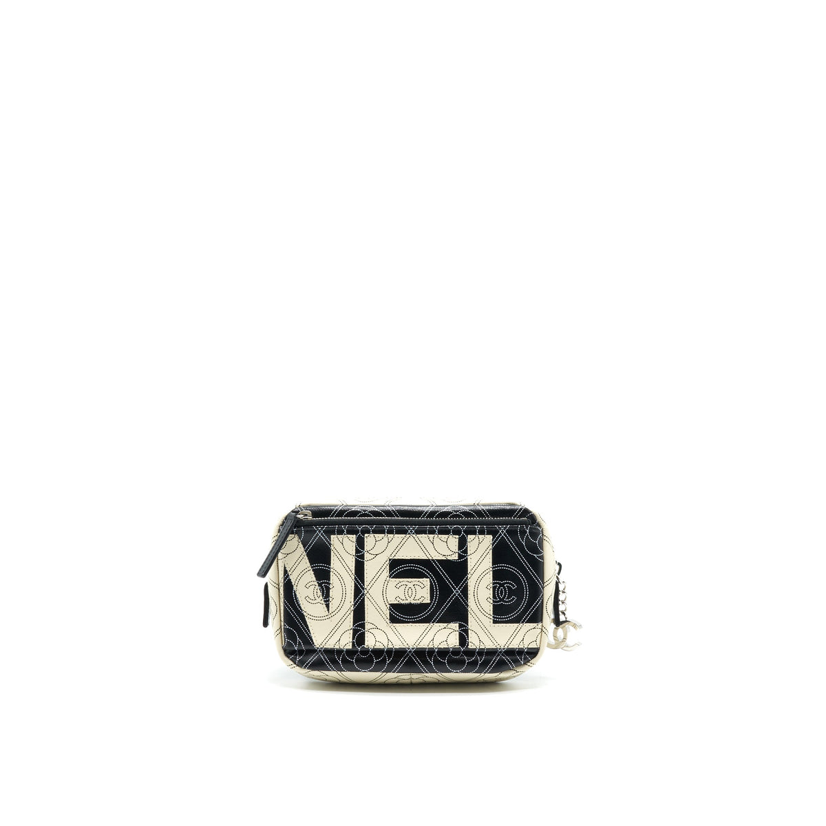 chanel-cc-logo-camera-bag