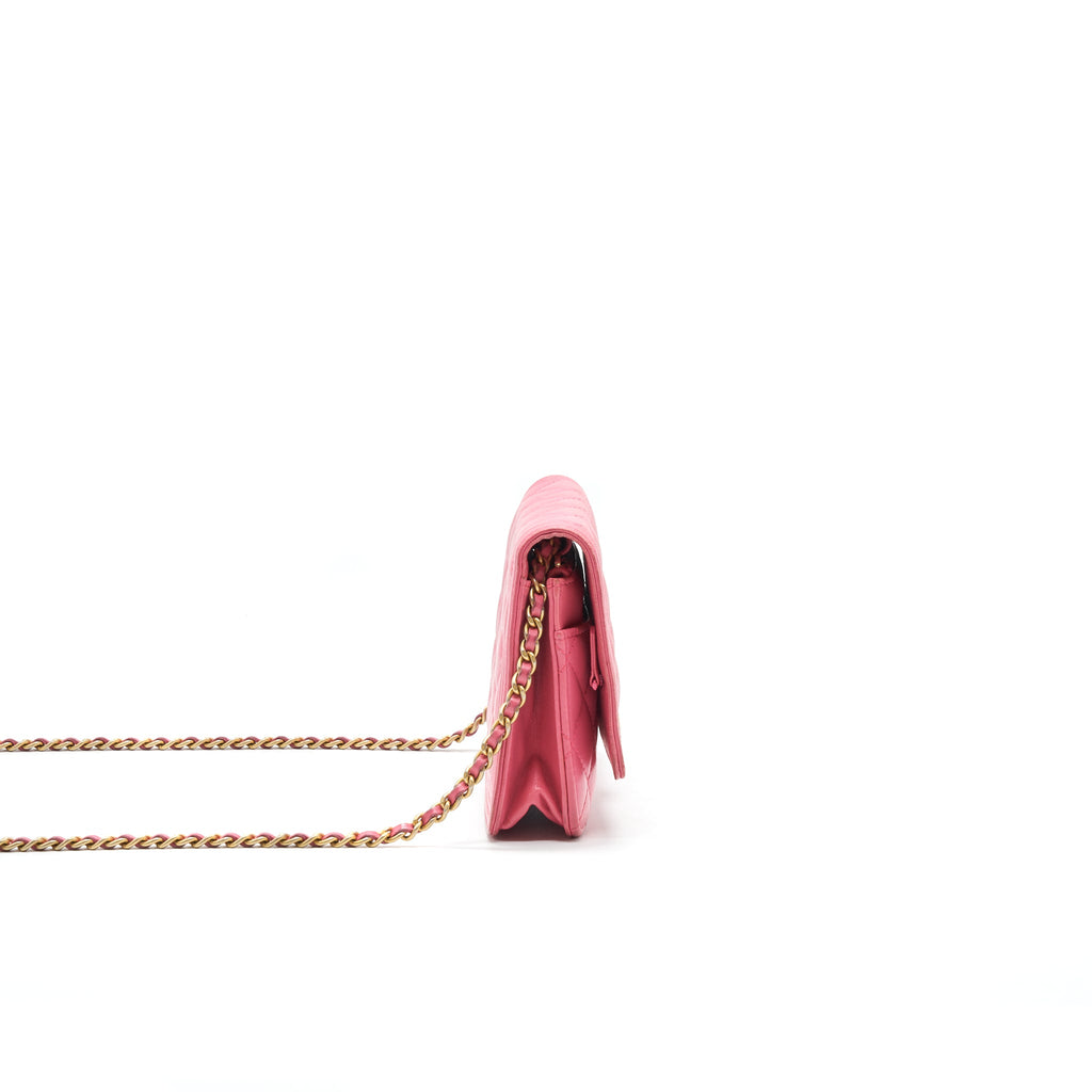 chanel-boy-wallet-on-chain-pink-ghw
