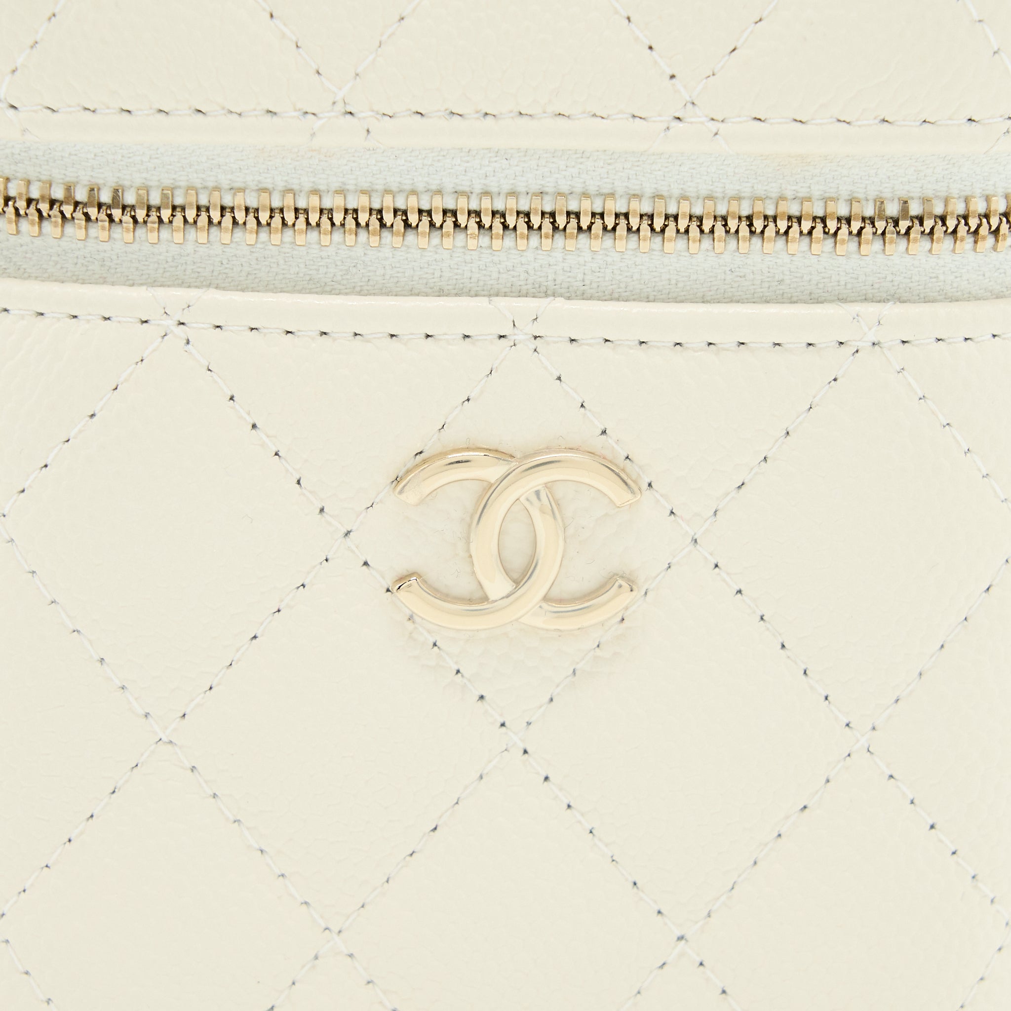 chanel-mini-top-handle-vanity-case-caviar-white-lghw