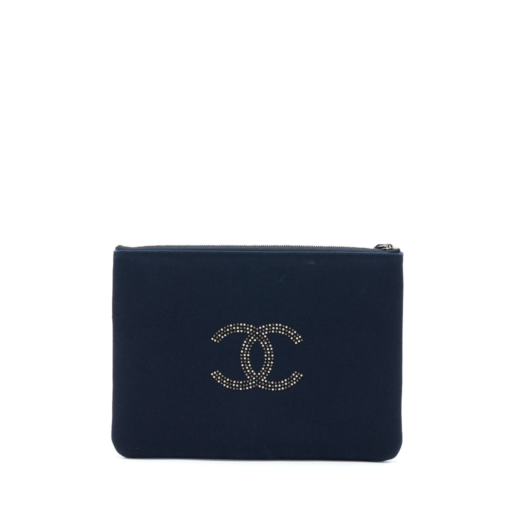 chanel-cc-logo-studded-clutch-limited-edition-black-hardware