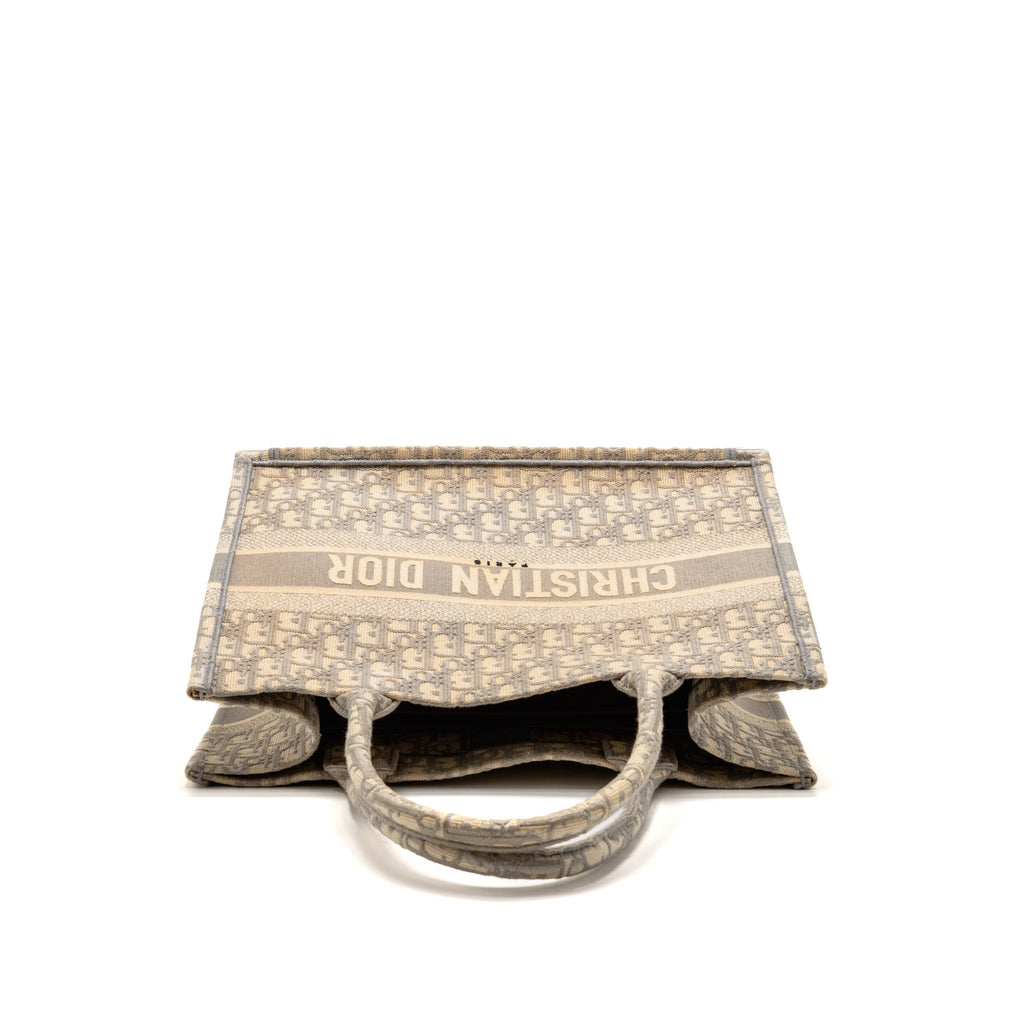 dior-tote-bag-grey-white50-ma-0290