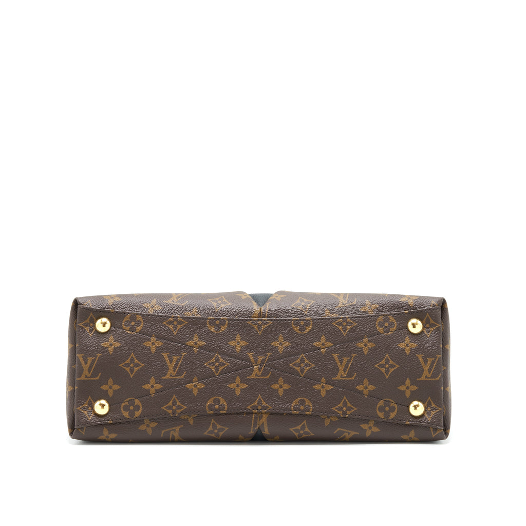 louis-vuitton-v-tote-bag-medium-black-ghw