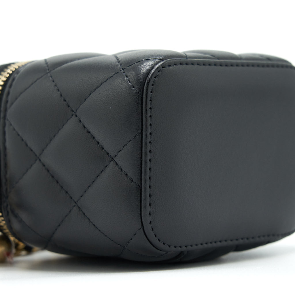 chanel-22s-pearl-crush-mini-vanity-with-chain-lambskin-black-with-ghw